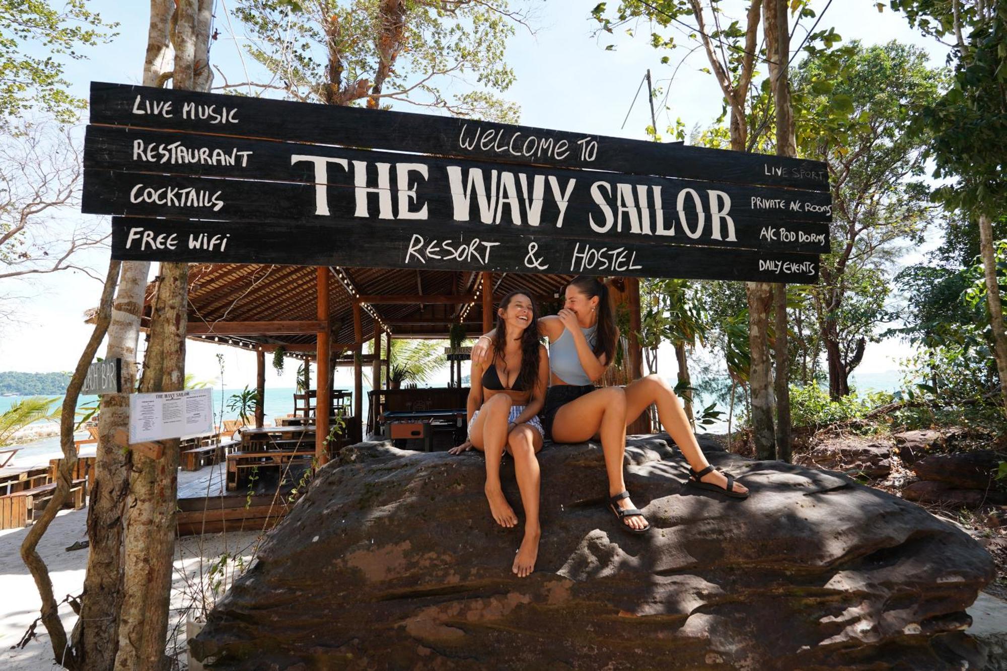 Отель The Wavy Sailor Kaoh Touch Экстерьер фото